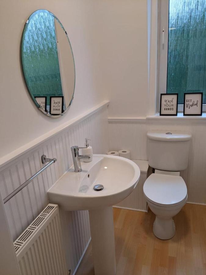 Glenclova - No 5 Bellyeoman, Bright Two Bedroom Apartment Данфермлин Экстерьер фото
