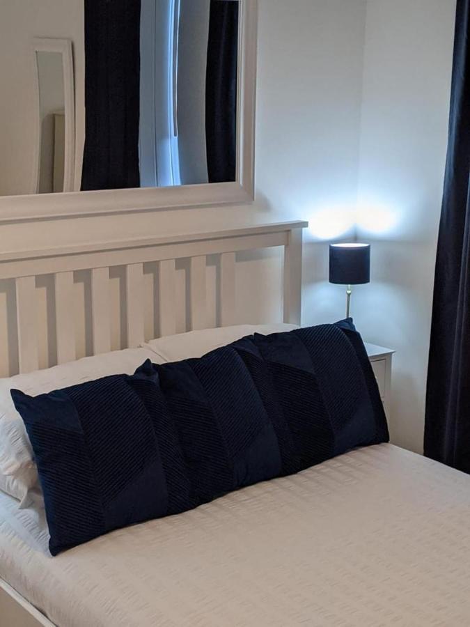 Glenclova - No 5 Bellyeoman, Bright Two Bedroom Apartment Данфермлин Экстерьер фото