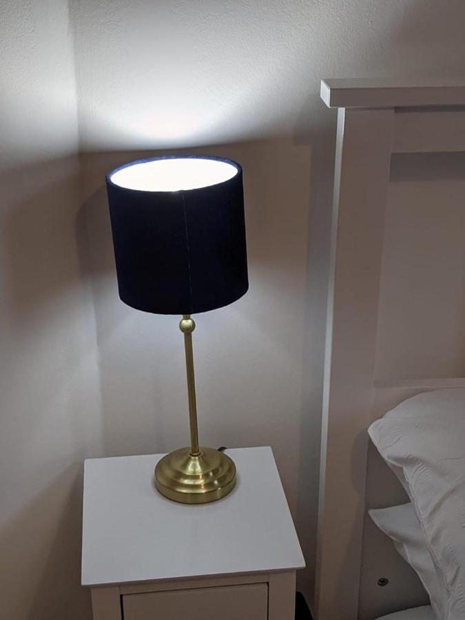 Glenclova - No 5 Bellyeoman, Bright Two Bedroom Apartment Данфермлин Экстерьер фото