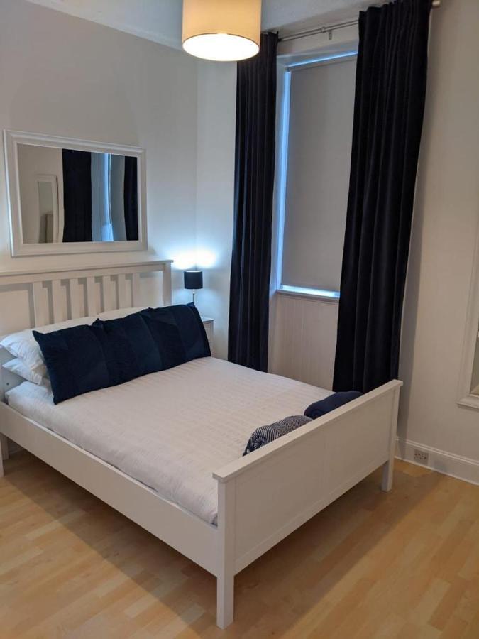 Glenclova - No 5 Bellyeoman, Bright Two Bedroom Apartment Данфермлин Экстерьер фото