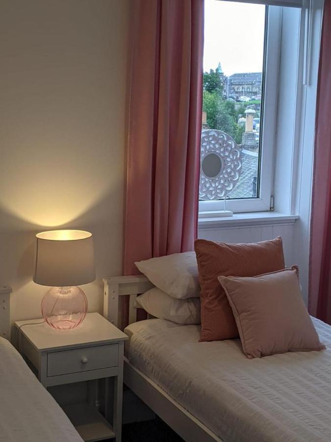 Glenclova - No 5 Bellyeoman, Bright Two Bedroom Apartment Данфермлин Экстерьер фото
